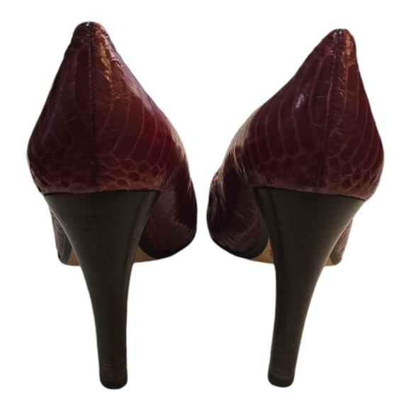 Michael Kors Burgundy Snake Embossed Leather Pointed Toe‎ Heels Pumps Size 10 - Picture 5 of 10